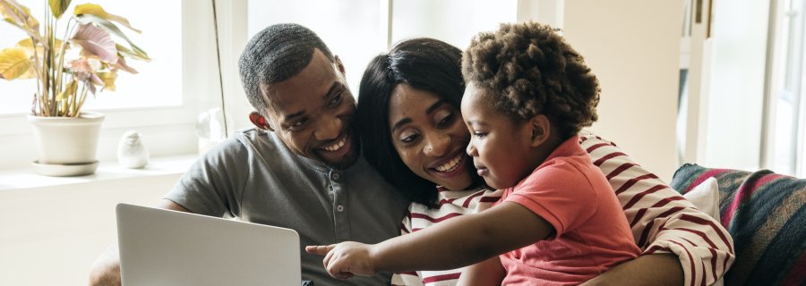 hypnobirthing family listening to affirmations together